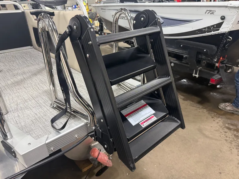 Slide: The Image of Tahoe LTZ 2385 VRB Swingback & Honda 4-Stroke EFI 2026 - 46