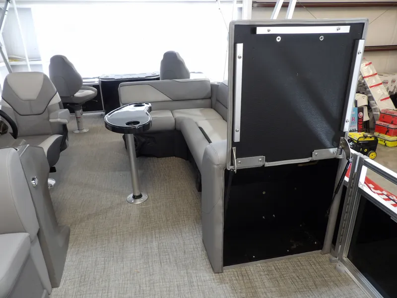 Slide: The Image of Avalon Venture 85 Rear Fish - 21' 2026 - 15