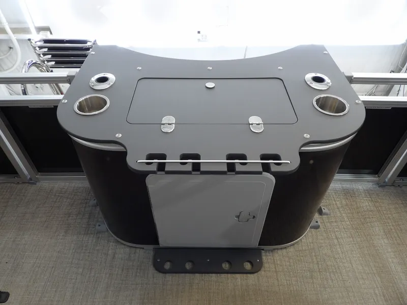 Slide: The Image of Avalon Venture 85 Rear Fish - 21' 2026 - 29