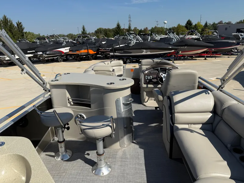 Slide: The Image of Berkshire 230E 2015 - 9