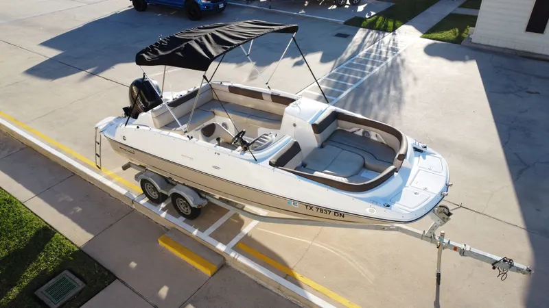 Slide: The Image of Bayliner 210 DB 2015 - 17