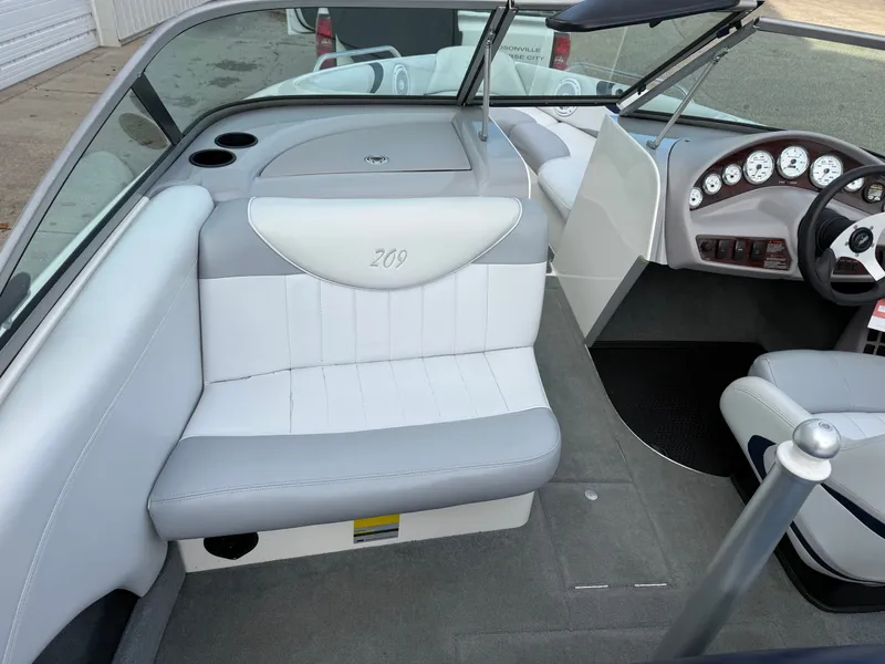 Slide: The Image of MasterCraft ProStar 209 2001 - 11