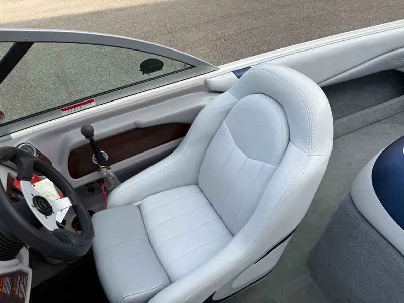 Slide: The Image of MasterCraft ProStar 209 2001 - 13