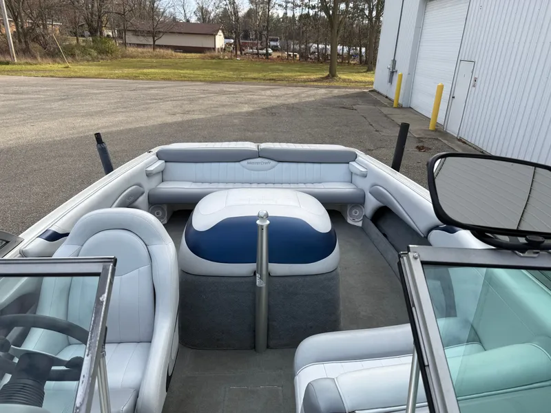 Slide: The Image of MasterCraft ProStar 209 2001 - 16