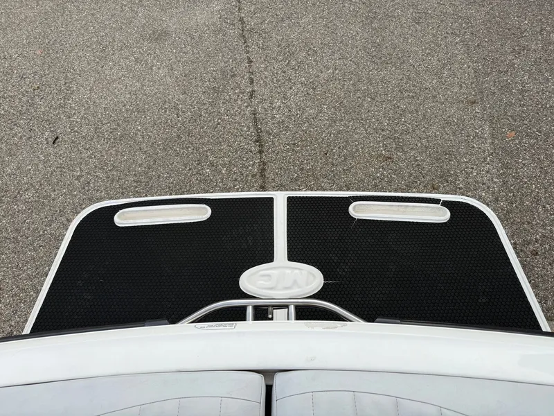 Slide: The Image of MasterCraft ProStar 209 2001 - 18