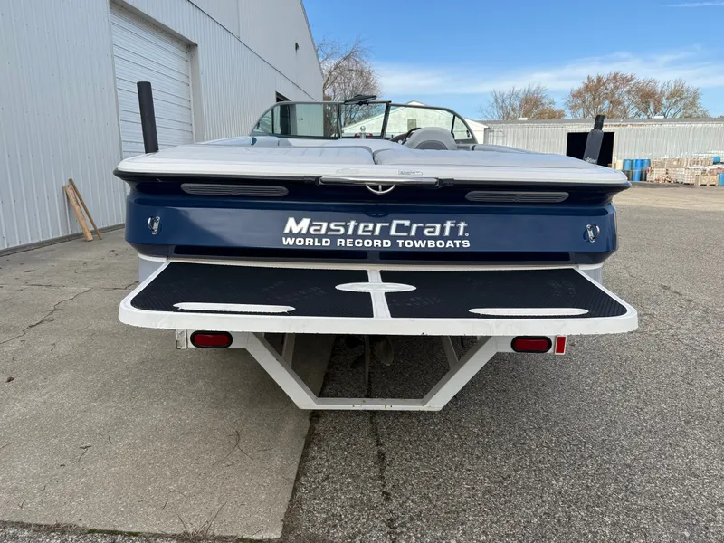 Slide: The Image of MasterCraft ProStar 209 2001 - 3