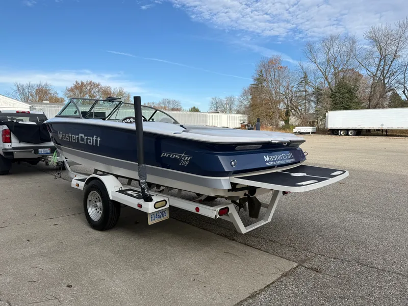 Slide: The Image of MasterCraft ProStar 209 2001 - 4