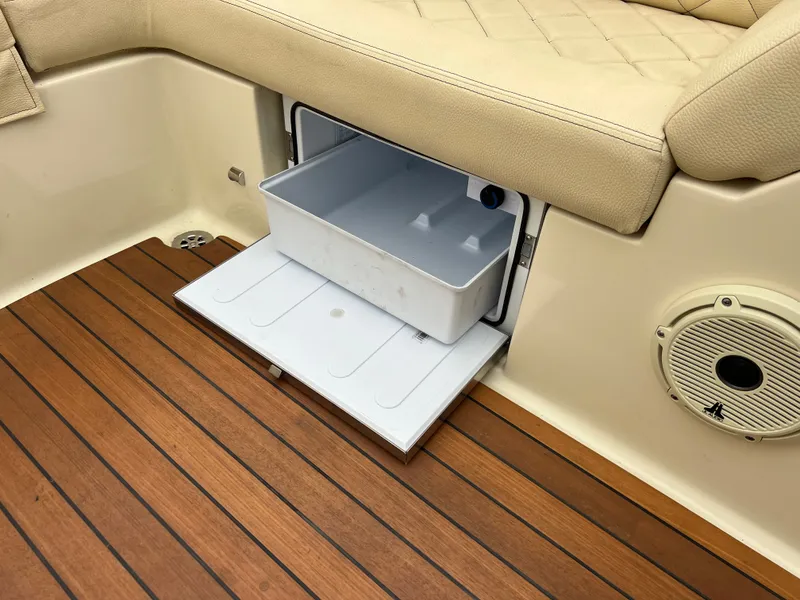 Slide: The Image of Chris-Craft Launch 27 2024 - 11