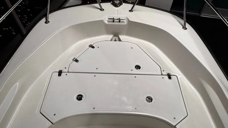 Slide: The Image of Boston Whaler 170 Montauk 2024 - 3