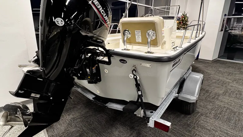 Slide: The Image of Boston Whaler 170 Montauk 2024 - 9