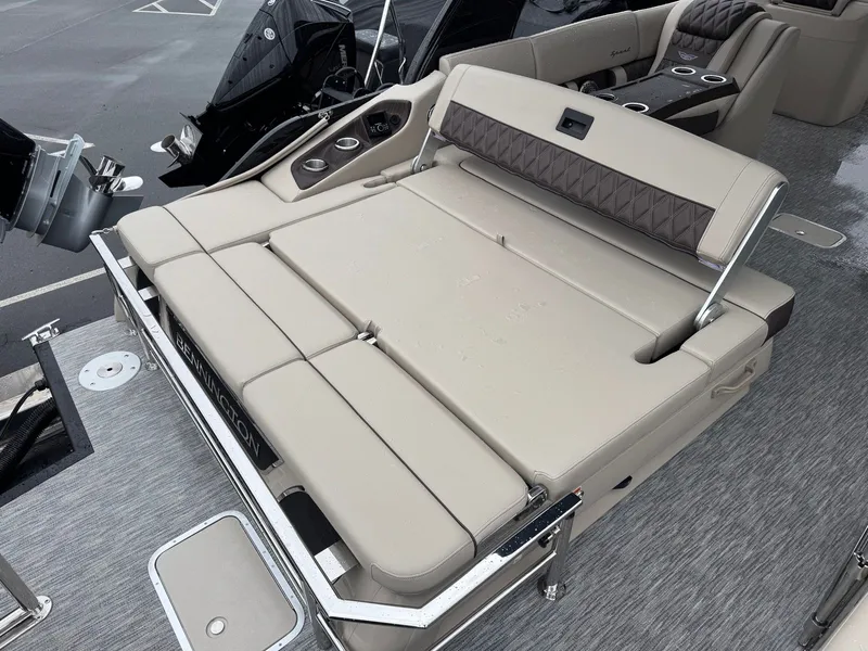 Slide: The Image of Bennington 30QXSBAX2 2026 - 12