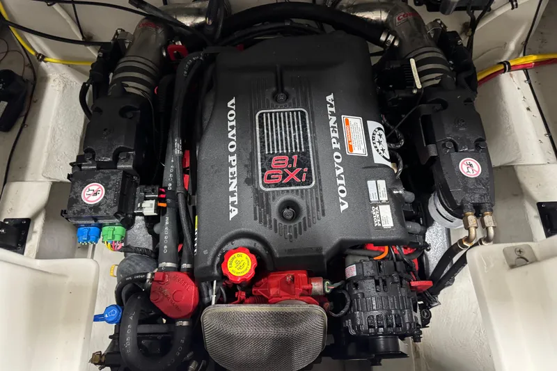 Slide: The Image of Volvo Penta 8.1 GXi engine in 2005 Cobalt 282 boat, detailed view. - 14