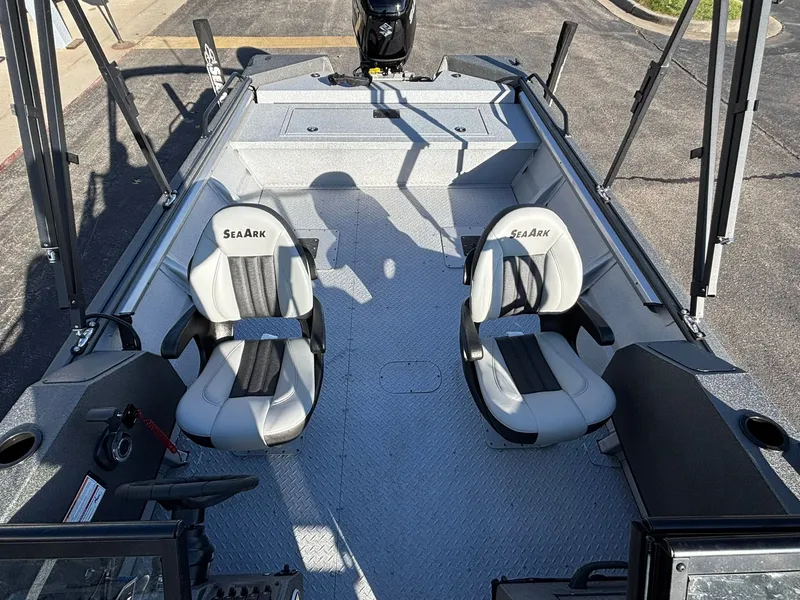 Slide: The Image of SeaArk Protege 240 2026 - 16