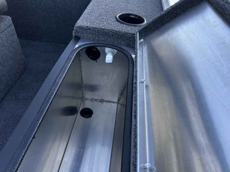 Slide: The Image of Lowe Skorpion 16 STICKSTEER 2026 - 2