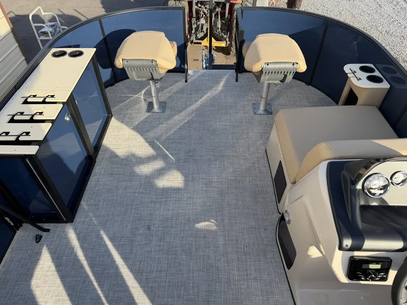 Slide: The Image of Lowe LF 172 2026 - 10