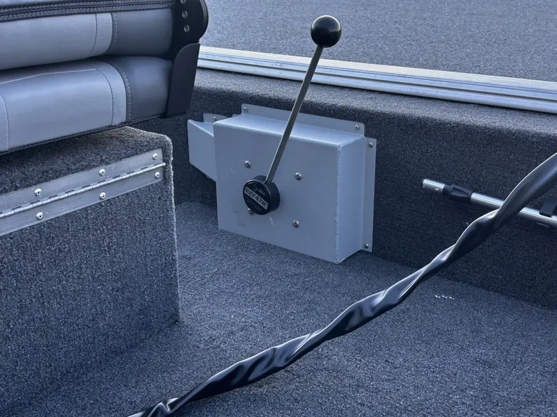 Slide: The Image of Lowe Skorpion 16 STICKSTEER 2026 - 8