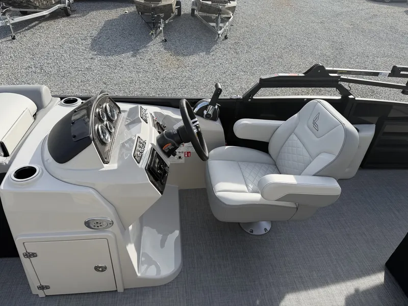 Slide: The Image of Lowe SS230 DV 2026 - 8