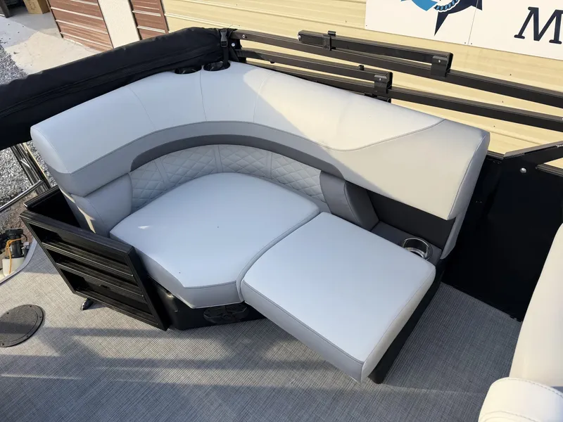 Slide: The Image of Lowe Ss 230 2026 - 11