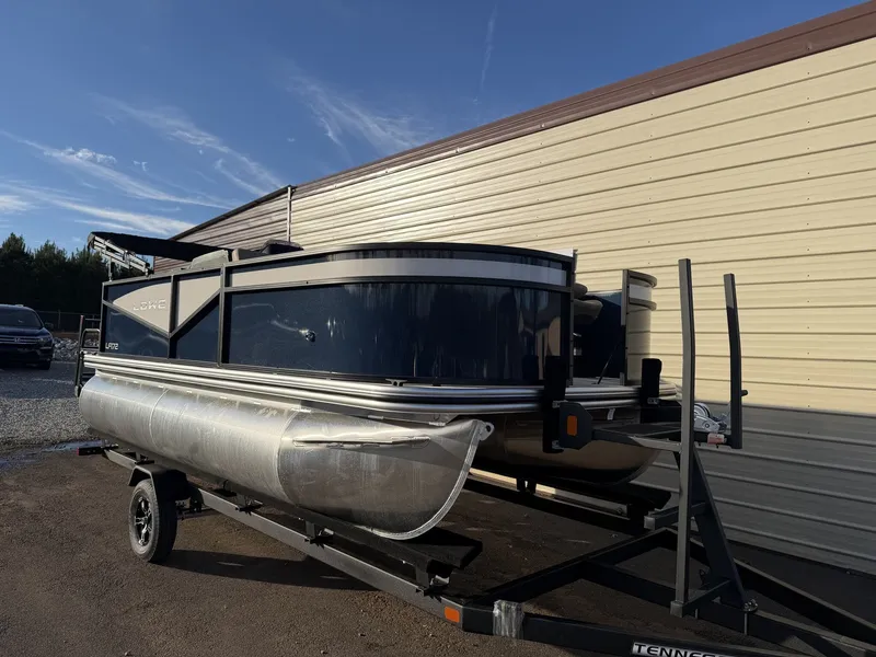 Slide: The Image of Lowe LF 172 2026 - 2