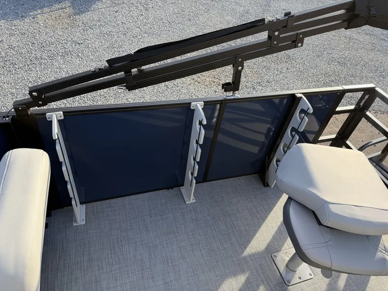 Slide: The Image of Lowe LF 172 2026 - 10