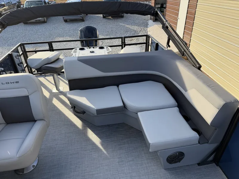 Slide: The Image of Lowe LF 172 2026 - 6