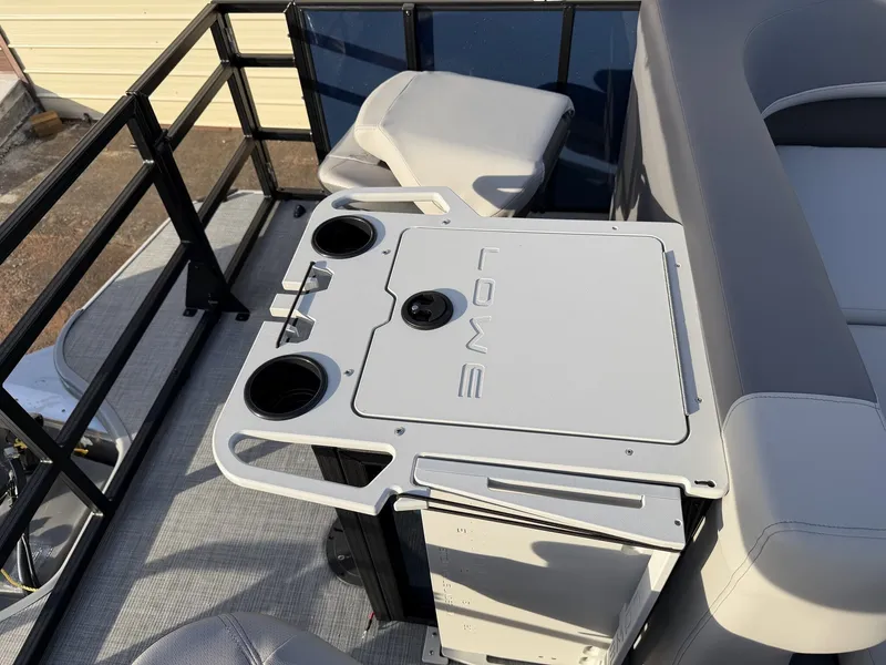 Slide: The Image of Lowe LF 172 2026 - 11