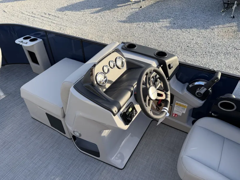 Slide: The Image of Lowe LF 172 2026 - 14