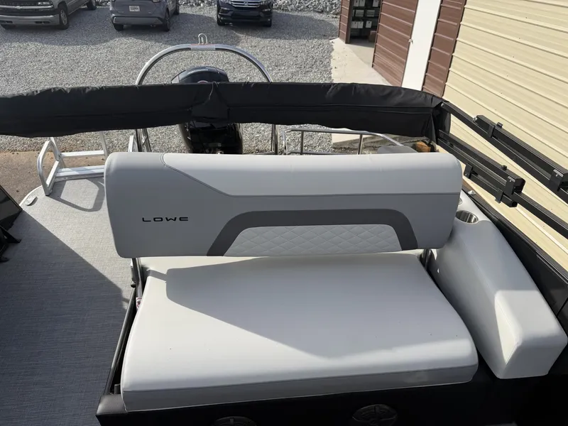 Slide: The Image of Lowe SS230 DV 2026 - 9