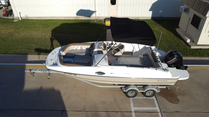 Slide: The Image of Bayliner 210 DB 2015 - 12