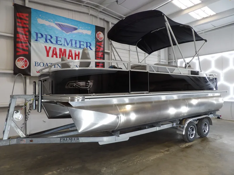 Slide: The Image of Avalon Venture 85 Rear Fish - 21' 2026 - 3
