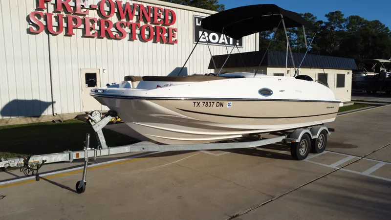 Slide: The Image of Bayliner 210 DB 2015 - 10