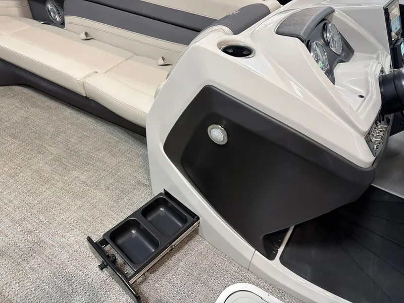 Slide: The Image of Barletta Cabrio 24UC 2025 - 19