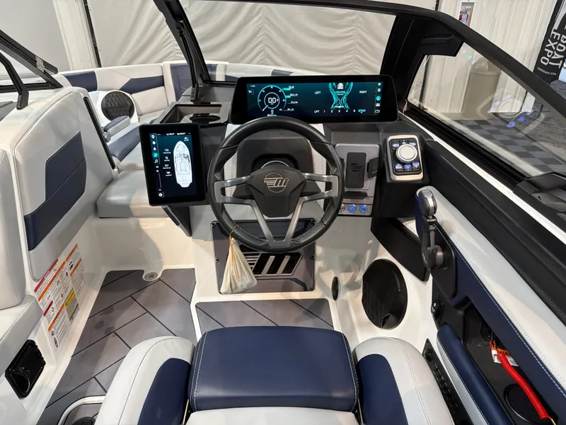Slide: The Image of Malibu Wakesetter 23 LSV 2025 - 18