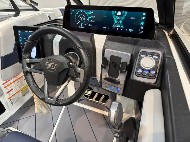 Slide: The Image of Malibu Wakesetter 23 LSV 2025 - 21