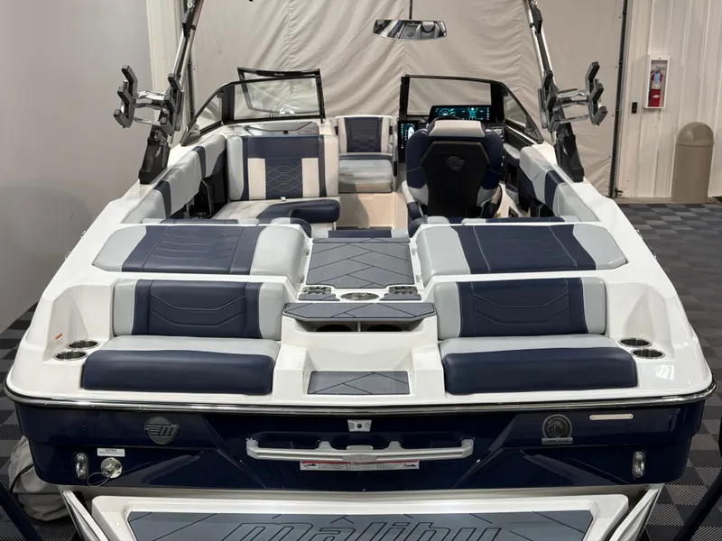 Slide: The Image of Malibu Wakesetter 23 LSV 2025 - 9