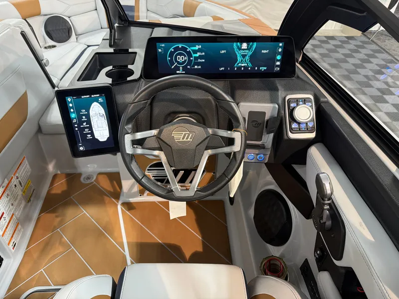 Slide: The Image of Malibu Wakesetter 23 LSV 2025 - 17