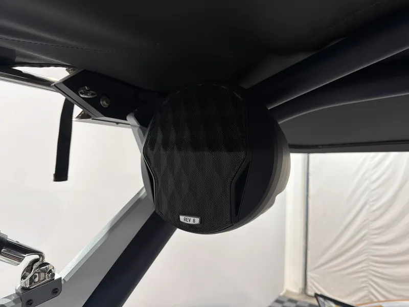 Slide: The Image of Malibu Wakesetter 23 LSV 2025 - 22