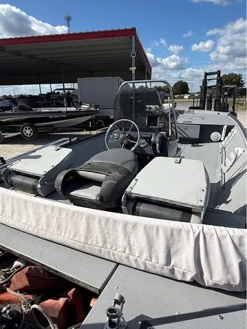 Slide: The Image of Duracraft 18 Center Console 2006 - 4