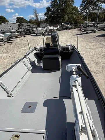 Slide: The Image of Duracraft 18 Center Console 2006 - 8