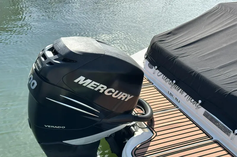 Slide: The Image of Sea Ray 270 Sundeck Outboard 2016 - 10