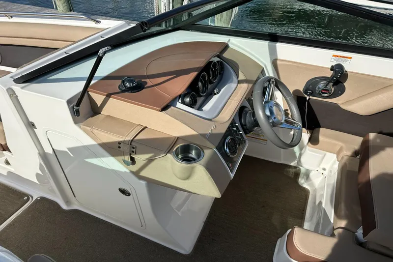 Slide: The Image of Sea Ray 270 Sundeck Outboard 2016 - 17