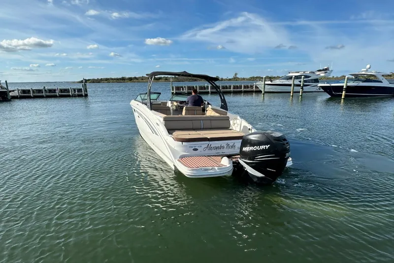 Slide: The Image of Sea Ray 270 Sundeck Outboard 2016 - 27