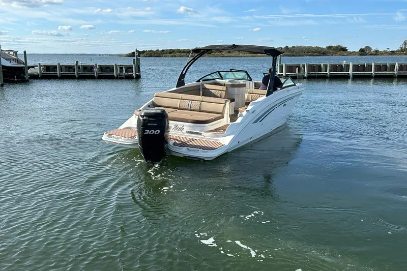 Slide: The Image of Sea Ray 270 Sundeck Outboard 2016 - 29