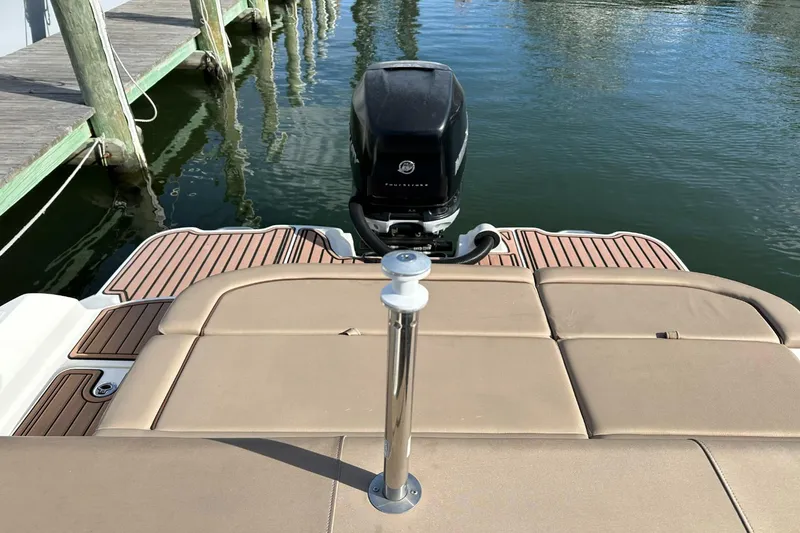 Slide: The Image of Sea Ray 270 Sundeck Outboard 2016 - 35