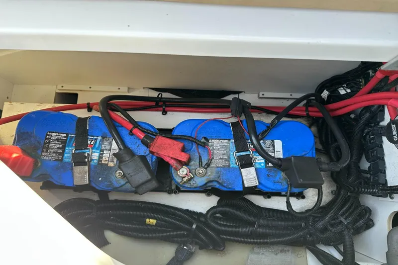 Slide: The Image of Sea Ray 270 Sundeck Outboard 2016 - 46