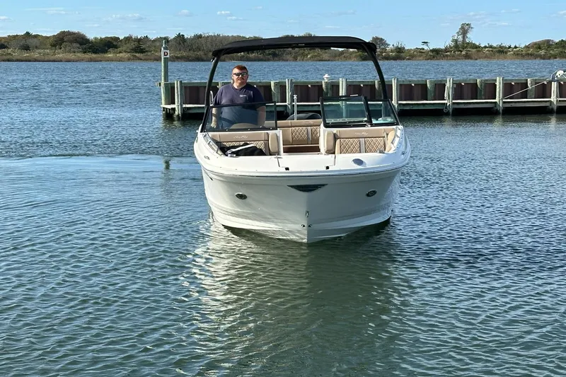 Slide: The Image of Sea Ray 270 Sundeck Outboard 2016 - 5
