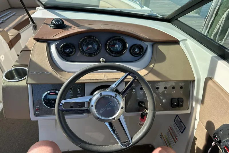 Slide: The Image of Sea Ray 270 Sundeck Outboard 2016 - 58