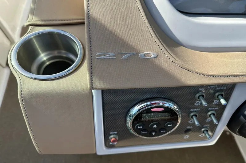 Slide: The Image of Sea Ray 270 Sundeck Outboard 2016 - 59