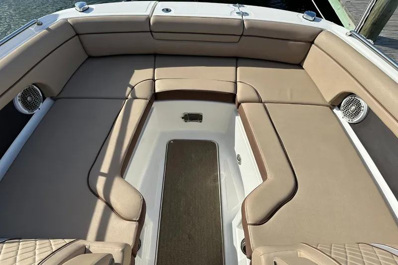 Slide: The Image of Sea Ray 270 Sundeck Outboard 2016 - 63