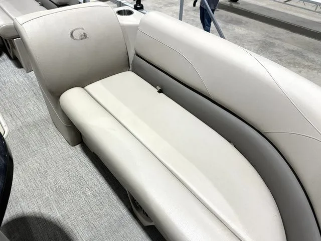 Slide: The Image of Tahoe GRAND ISLAND 2021 - 10